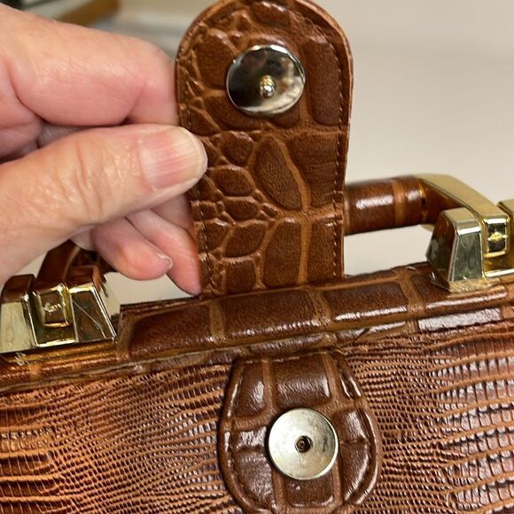 Vintage Moda Attiva Faux Alligator Satchel - Picture 8 of 9